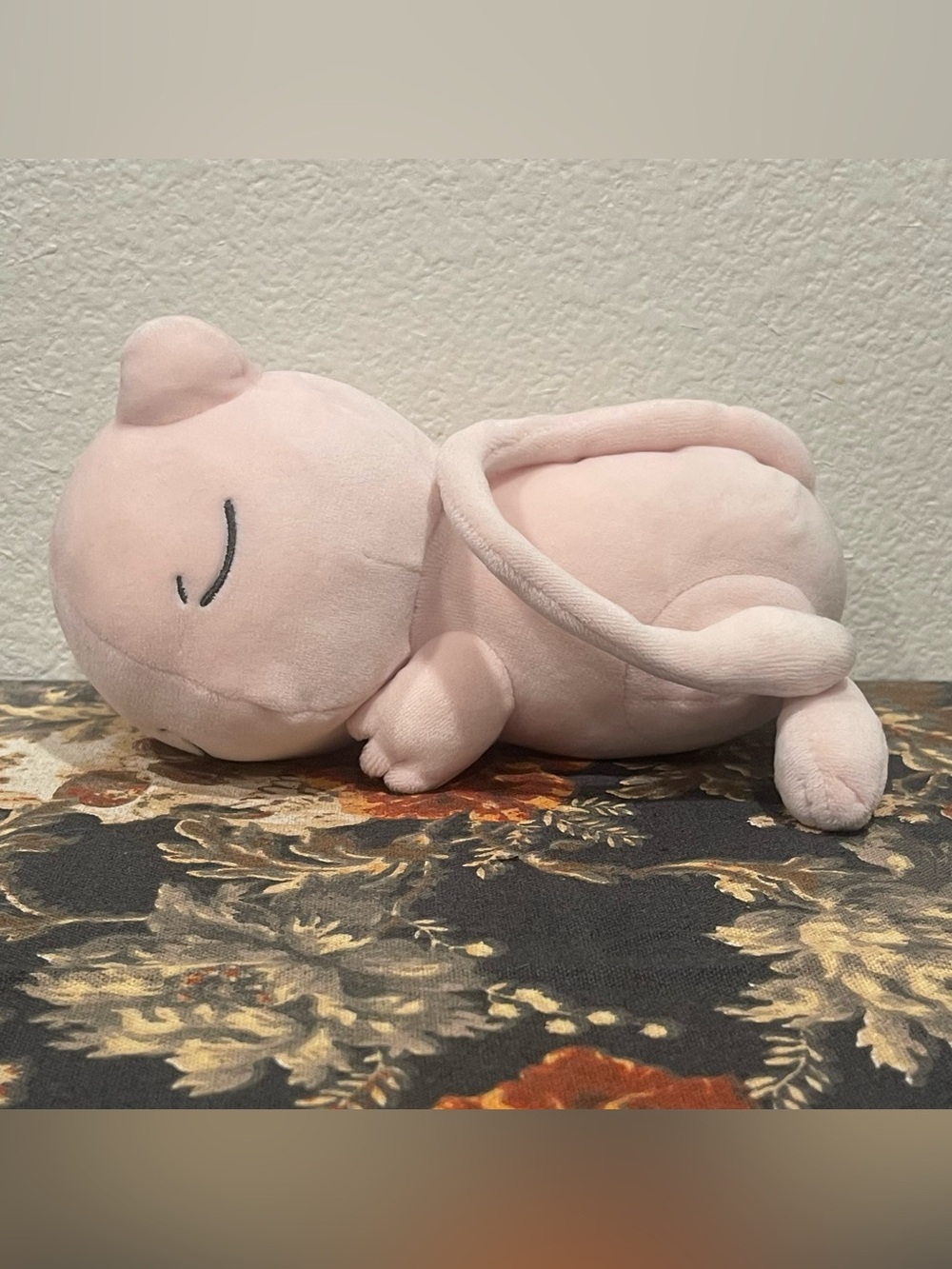 Sleeping Mew Pokémon Center Syua Syua 8” Plush